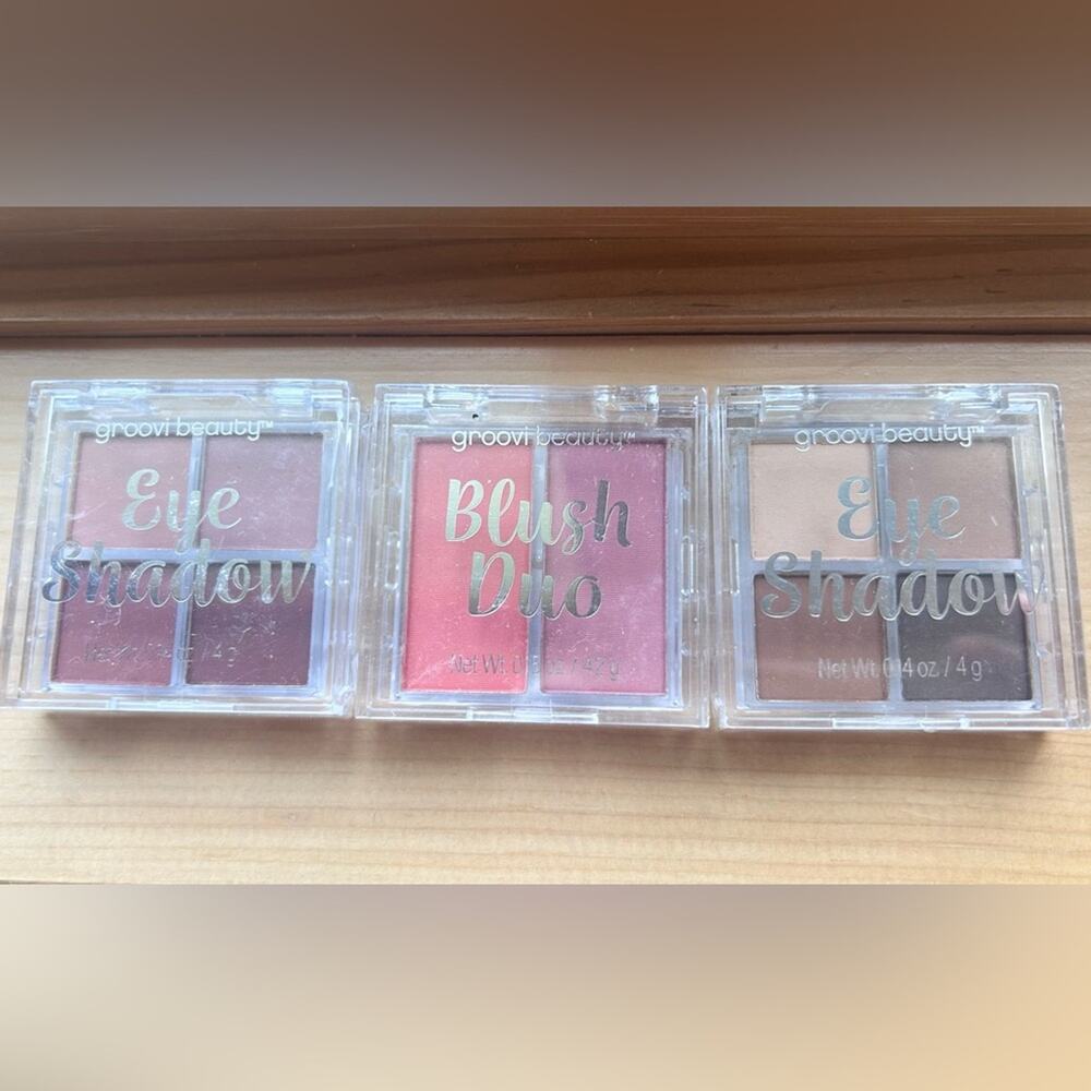 GROOVI BEAUTY 3 Piece Makeup Bundle Eyeshadow Blush Cosmetics Stocking Stuffers